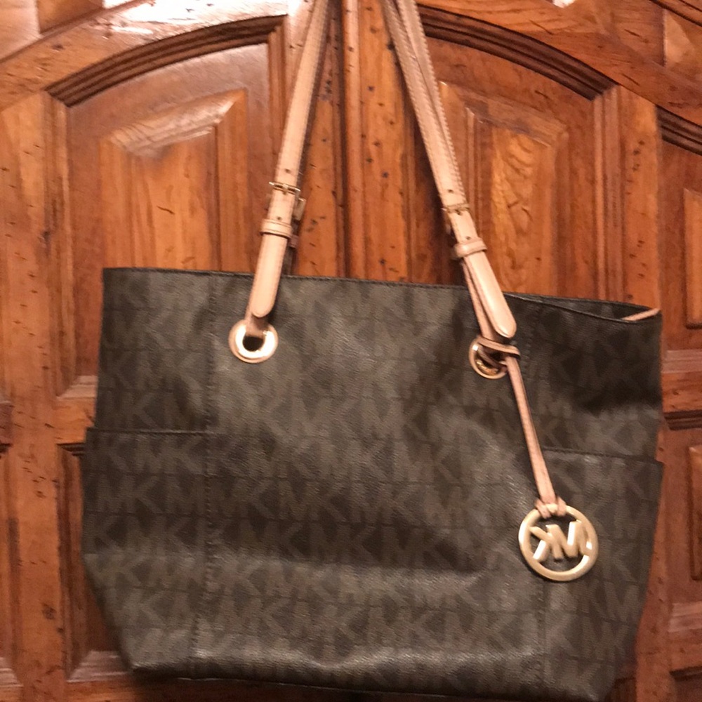 Michael Kors Jet Set.